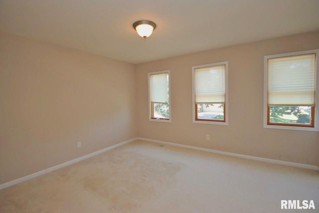 4303 W RUSTIC HOLLOW Drive, Peoria, IL 61615