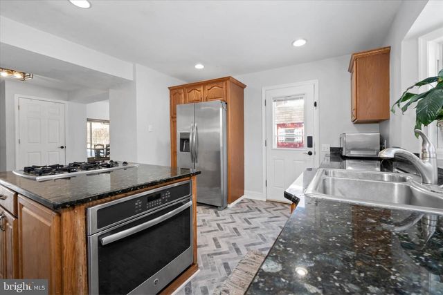 37 W SALISBURY DR, Wilmington, DE 19809