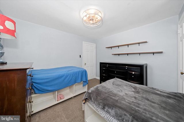 37 W SALISBURY DR, Wilmington, DE 19809