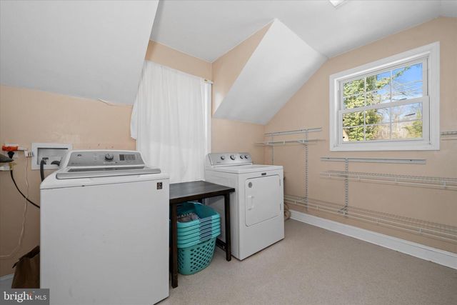 37 W SALISBURY DR, Wilmington, DE 19809