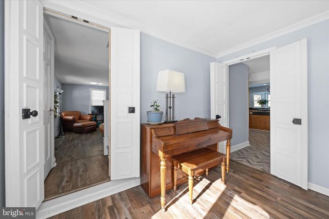 37 W SALISBURY DR, Wilmington, DE 19809