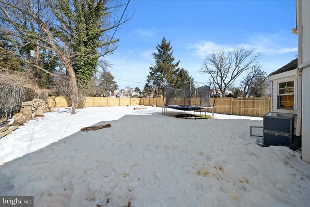 37 W SALISBURY DR, Wilmington, DE 19809