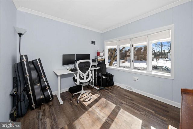 37 W SALISBURY DR, Wilmington, DE 19809