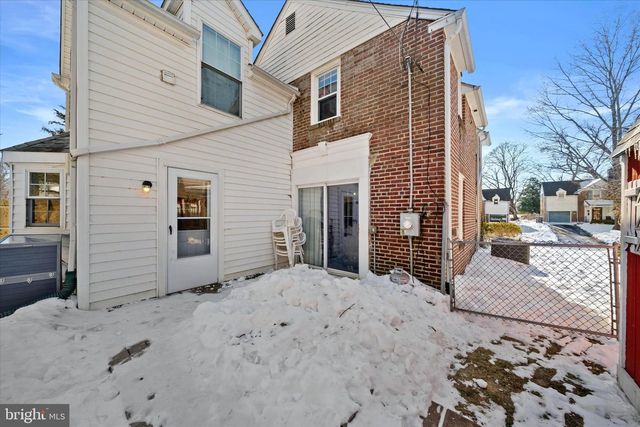 37 W SALISBURY DR, Wilmington, DE 19809