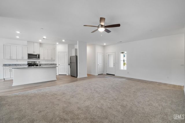 601 Elderberry Place, Shafter, CA 93263