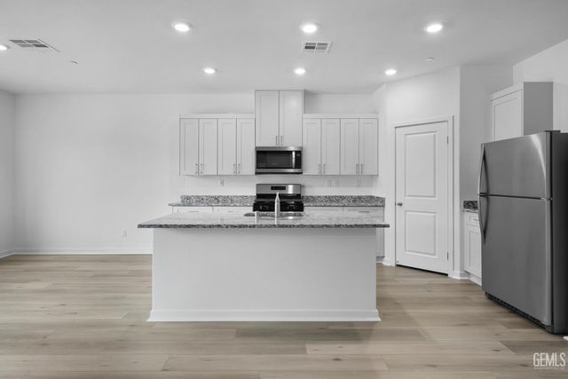 601 Elderberry Place, Shafter, CA 93263
