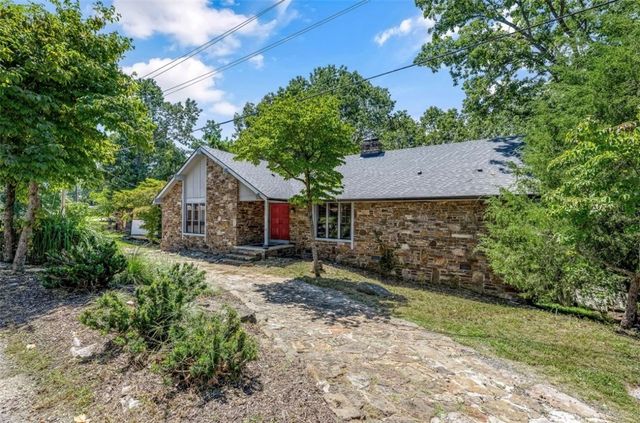 15445 NE Putman Road, Rogers, AR 72756