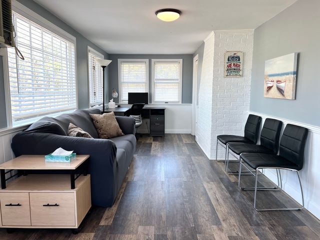 21 Sibley Dr, Yarmouth, MA 02673