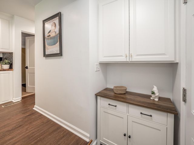 3811 Old Colony Road, Kalamazoo City, MI 49008