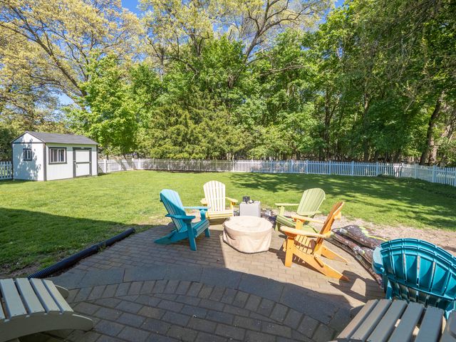 3811 Old Colony Road, Kalamazoo City, MI 49008