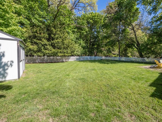 3811 Old Colony Road, Kalamazoo City, MI 49008