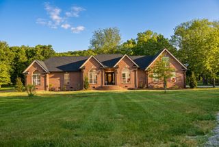 1900 Rocky Valley Rd, Lebanon, TN 37090