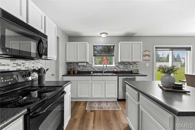 1955 Briarfield Drive, Lake St Louis, MO 63367