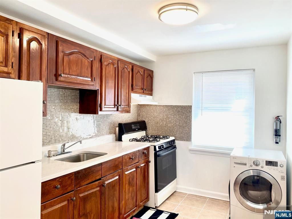 55 W Homestead Avenue 1B, Palisades Park, NJ 07650