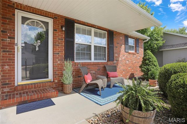 59 Julie Drive, Glen Carbon, IL 62034