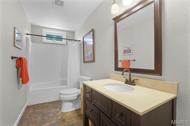 59 Julie Drive, Glen Carbon, IL 62034