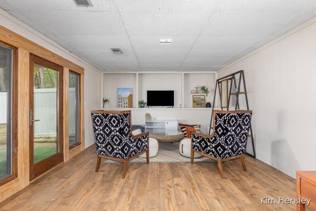 4736 Burton Street, Grand Rapids, MI 49546