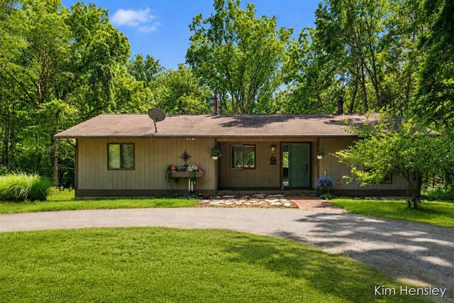 4736 Burton Street, Grand Rapids, MI 49546