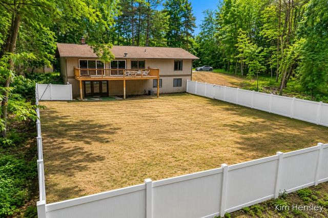4736 Burton Street, Grand Rapids, MI 49546