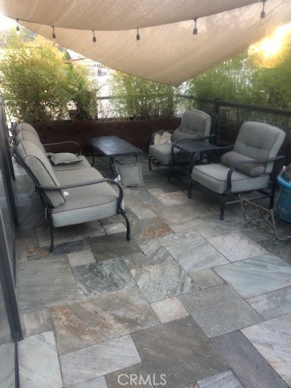 Image 44 of property listing at 124 N Naomi, Burbank, CA 91505