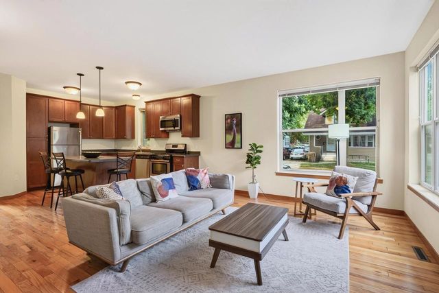 1229 St James Court, Madison, WI 53715