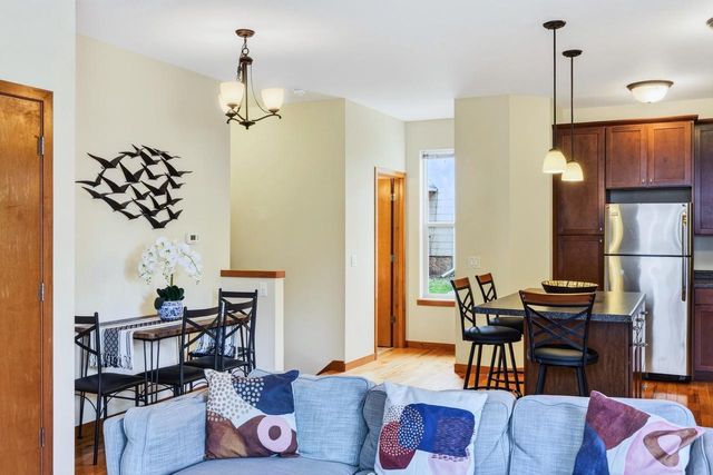 1229 St James Court, Madison, WI 53715
