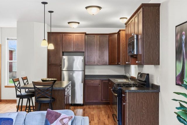 1229 St James Court, Madison, WI 53715