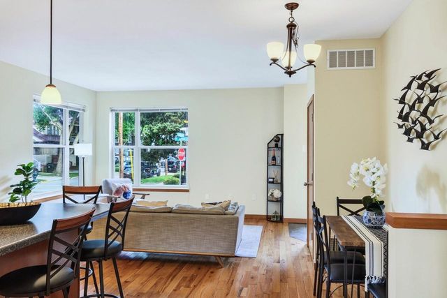 1229 St James Court, Madison, WI 53715
