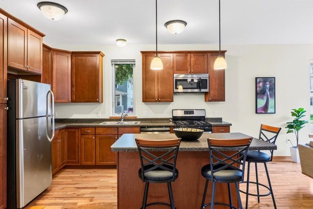 1229 St James Court, Madison, WI 53715