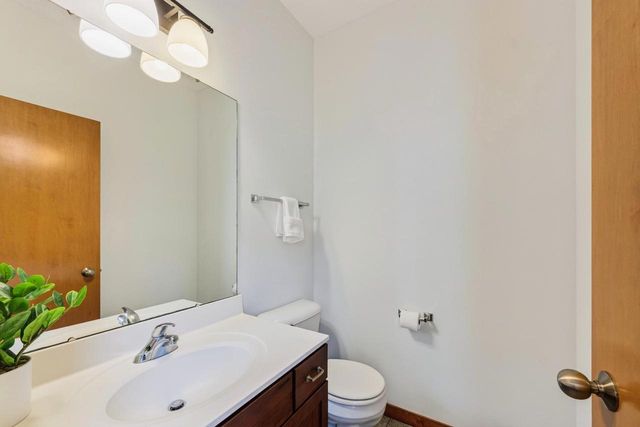 1229 St James Court, Madison, WI 53715