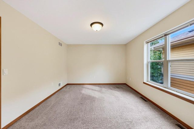 1229 St James Court, Madison, WI 53715