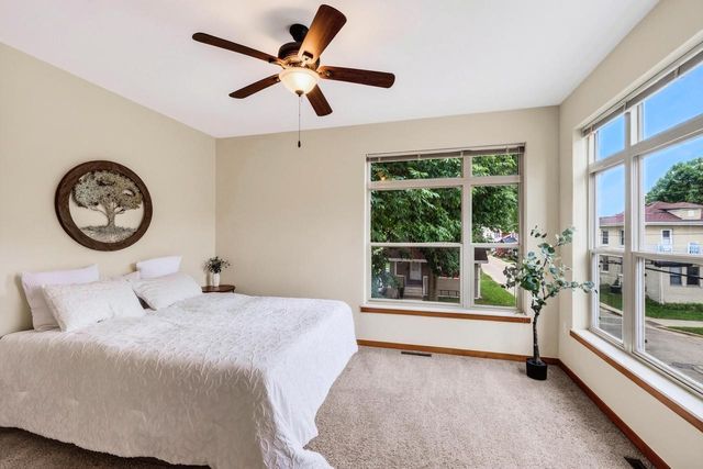 1229 St James Court, Madison, WI 53715