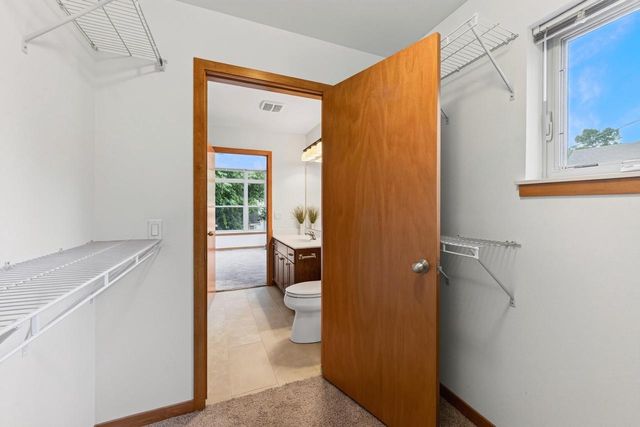 1229 St James Court, Madison, WI 53715
