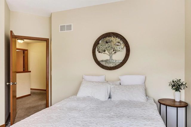 1229 St James Court, Madison, WI 53715