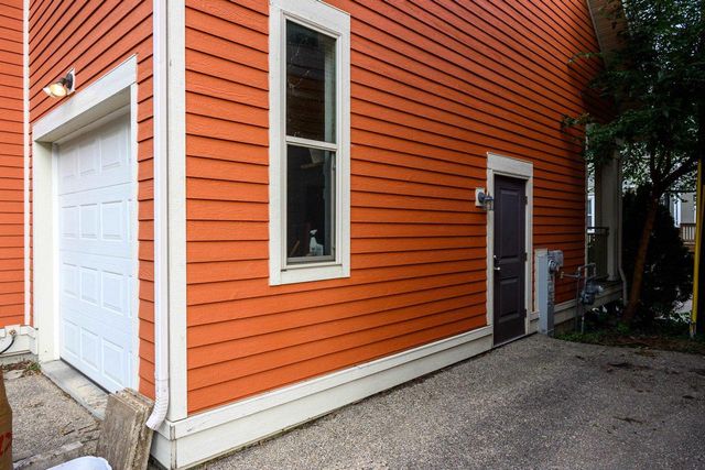 1229 St James Court, Madison, WI 53715