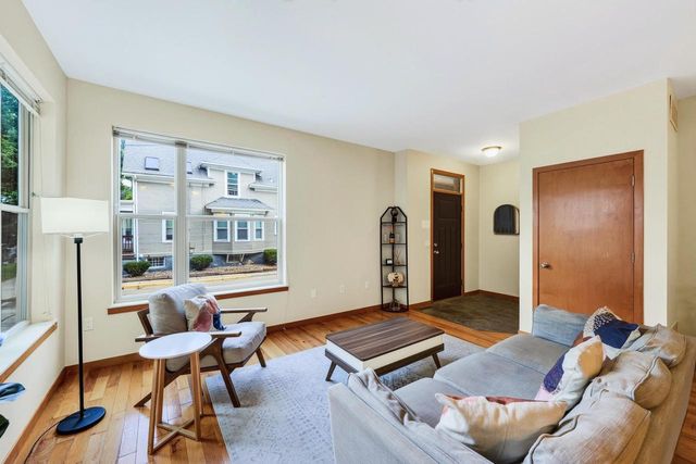 1229 St James Court, Madison, WI 53715