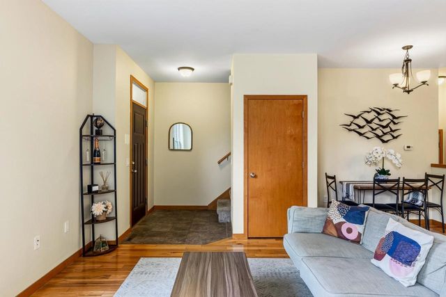 1229 St James Court, Madison, WI 53715
