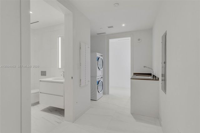 300 Biscayne Blvd Way 4203, Miami, FL 33131