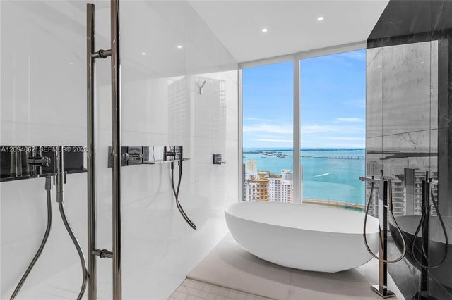 300 Biscayne Blvd Way 4203, Miami, FL 33131