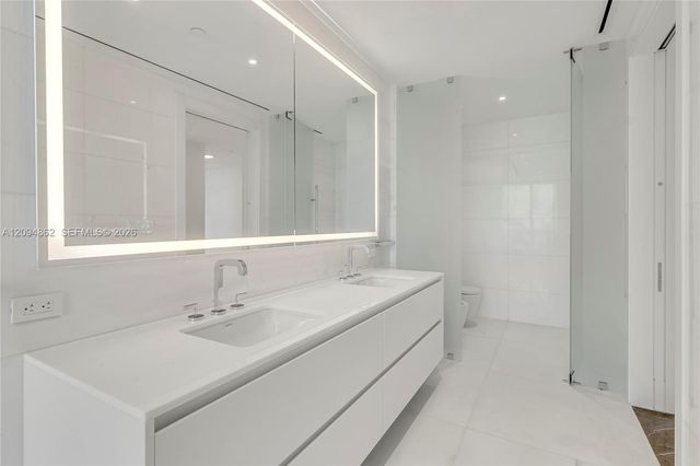 300 Biscayne Blvd Way 4203, Miami, FL 33131