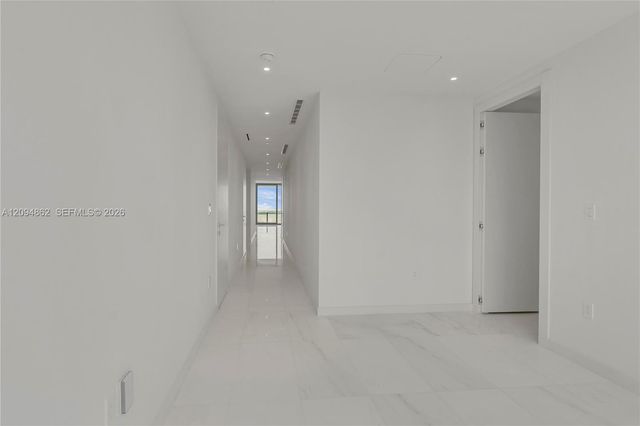 300 Biscayne Blvd Way 4203, Miami, FL 33131