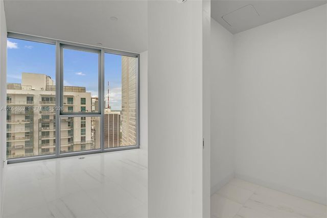 300 Biscayne Blvd Way 4203, Miami, FL 33131