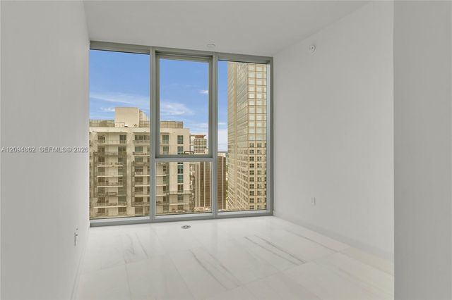 300 Biscayne Blvd Way 4203, Miami, FL 33131