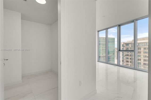 300 Biscayne Blvd Way 4203, Miami, FL 33131