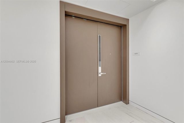 300 Biscayne Blvd Way 4203, Miami, FL 33131