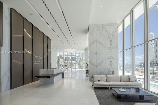 300 Biscayne Blvd Way 4203, Miami, FL 33131