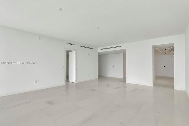 300 Biscayne Blvd Way 4203, Miami, FL 33131