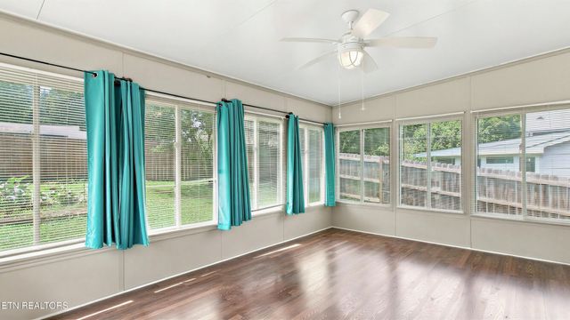 2317 Roundtree Rd, Knoxville, TN 37923