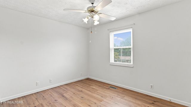 2317 Roundtree Rd, Knoxville, TN 37923