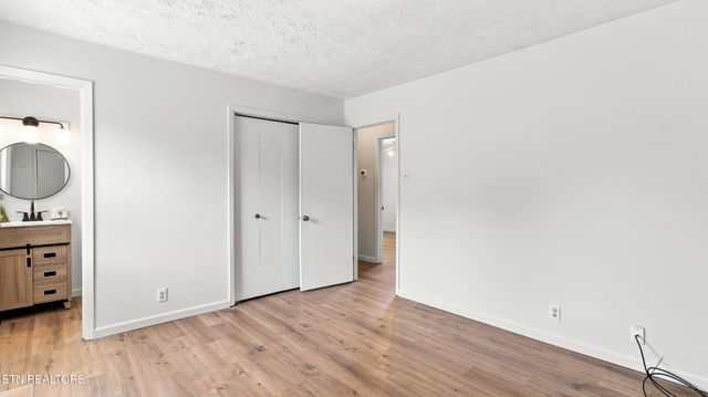 2317 Roundtree Rd, Knoxville, TN 37923